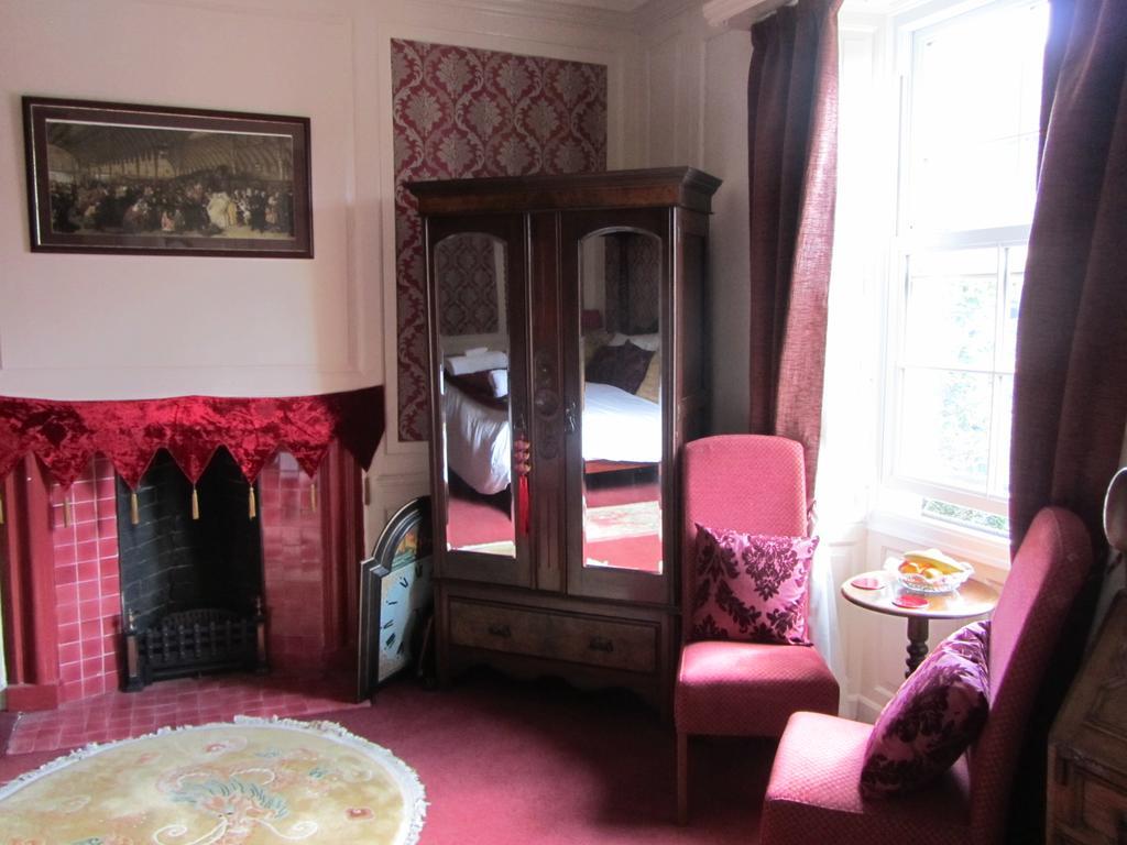 לינה וארוחת בוקר מונמות' Inglewood House חדר תמונה