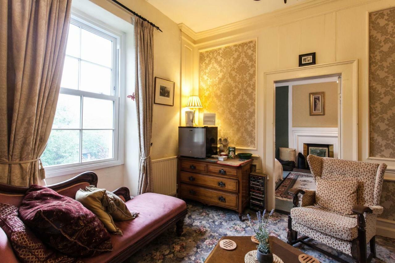 לינה וארוחת בוקר מונמות' Inglewood House מראה חיצוני תמונה