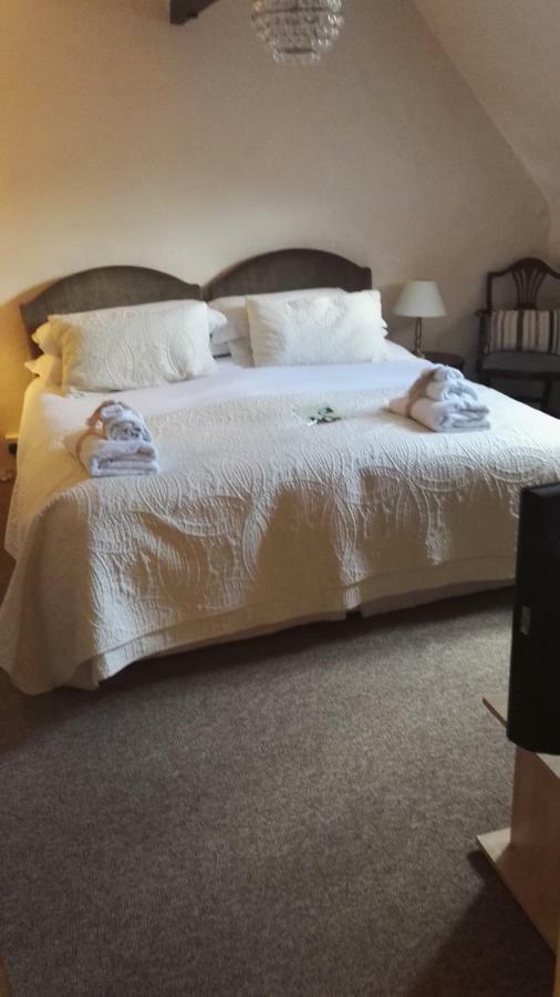 לינה וארוחת בוקר מונמות' Inglewood House מראה חיצוני תמונה